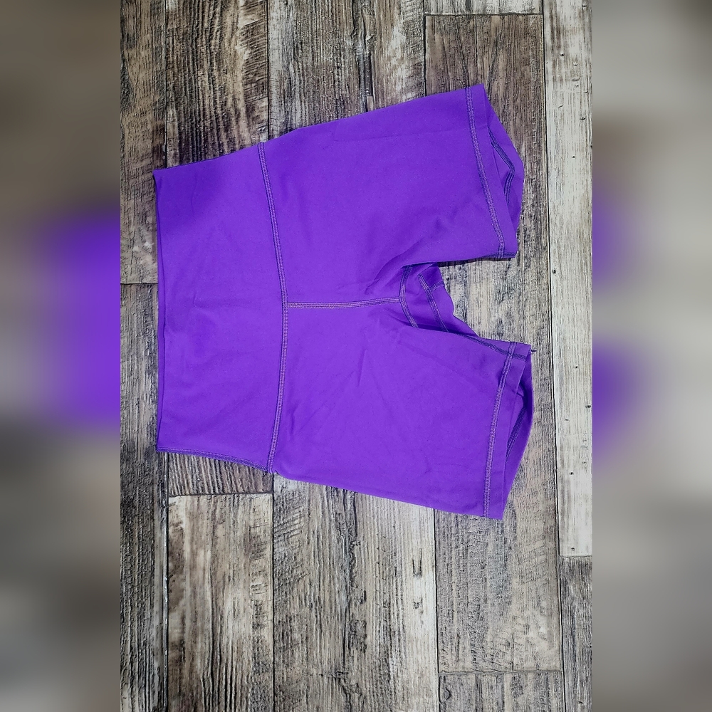 Lululemon Aligh 6" high-rise short, size 6, new without tags